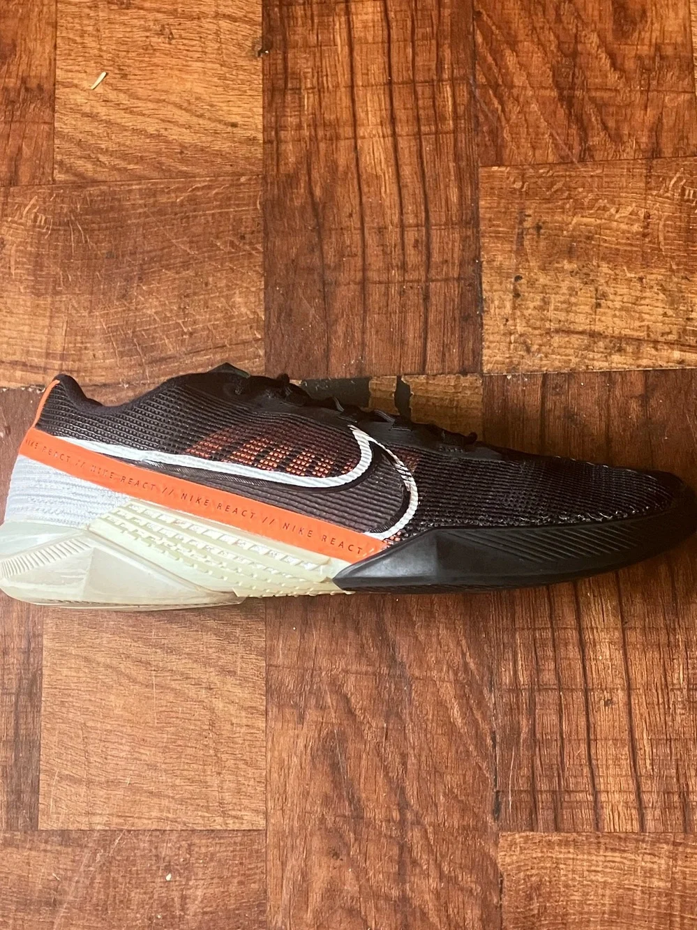 Nike Metcon Turbo React Black Total Orange Size 10